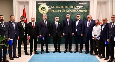 İLÇELER HİZMETTE DOYUYOR