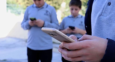 OKULLARDA CEP TELEFONU YASAĞI GELDİ