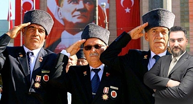 KAHRAMANLIĞIN CANLI TİMSALLERİDİR
