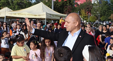 KIRIKKALE’DE ÇOCUK ŞENLİĞİ RENKLİ GÖRÜNTÜLERE SAHNE OLDU