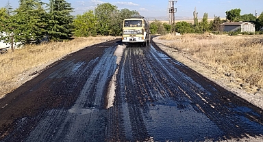KÖY YOLLARI ASFALTA DOYUYOR