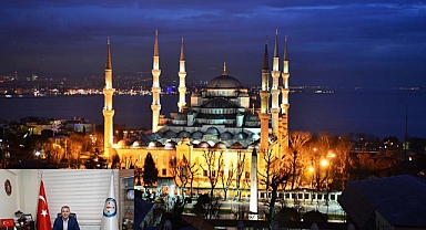 ONUN YÜCE AHLÂKIYLA GÜZELLEŞTİRECEĞİMİZ BİR YENİLENME FIRSATIDIR