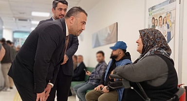 TEK TEK KAPILARI ÇALARAK GÖNÜLLERE DOKUNUYOR