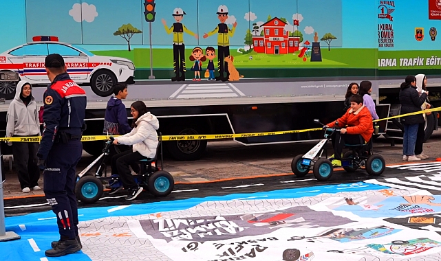 EMNİYET KEMERİNİ TAKIP DİREKSİYON BAŞINA GEÇTİLER