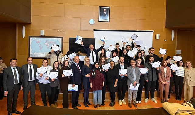 ÖĞRENCİLERE YAPAY ZEKA EĞİTİMİ VERİLDİ 