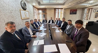 AK PARTİ HEYETİ İL GENEL MECLİS ÜYELERİYLE KAPSAMLI TOPLANTI GERÇEKLEŞTİRDİ
