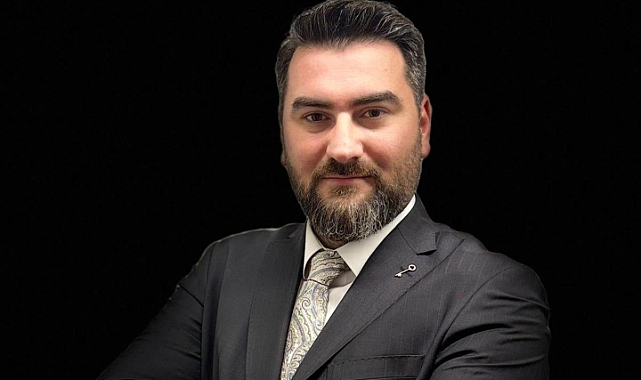 HUZUR BULDUĞUMUZ SARSILMAZ BİR ÇINARIDIR