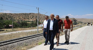 ÇÖKEN İSTİNAT DUVARI YENİLENİYOR