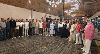 MÜDÜRLERİNİ VE MESAİ ARKADAŞLARINI UĞURLADI