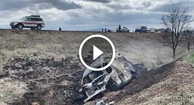 HASTA TAŞIYAN AMBULANS FECİ ŞEKİLDE YANDI 